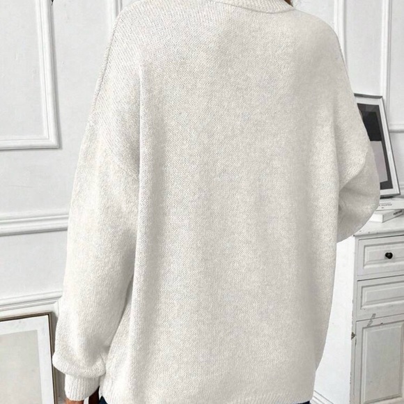 Emery Rose Classic Cream Crew Neck Sweater - Picture 2 of 6